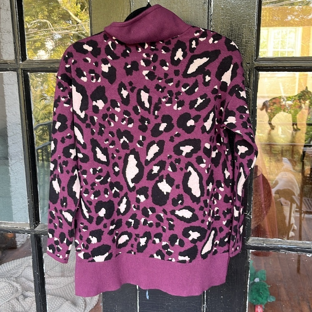 Lou & Grey Leopard Print Drawstring Turtle Neck Sweater Size Small - Picture 8 of 8